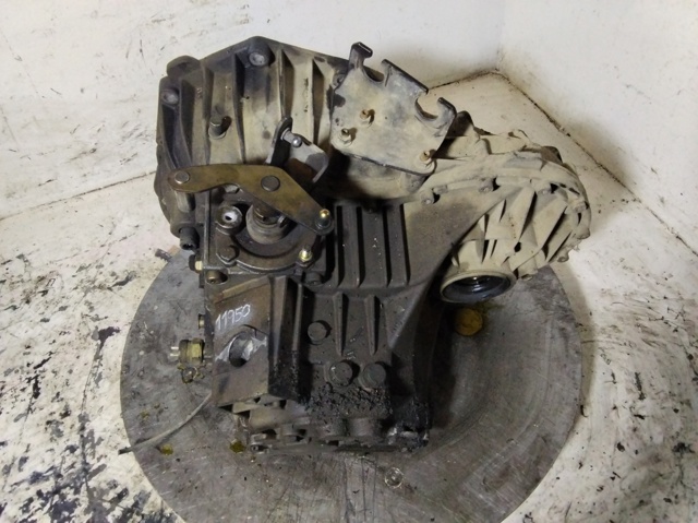 Mechaniczna skrzynia biegów w komplecie 711698 MERCEDES