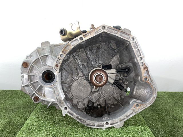 Mechaniczna skrzynia biegów w komplecie 711698 MERCEDES