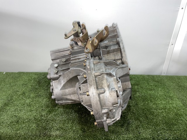Mechaniczna skrzynia biegów w komplecie 711698 MERCEDES