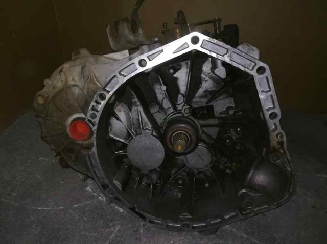 Mechaniczna skrzynia biegów w komplecie 711698 MERCEDES