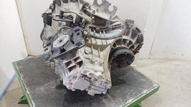 Mechaniczna skrzynia biegów w komplecie 711698 MERCEDES