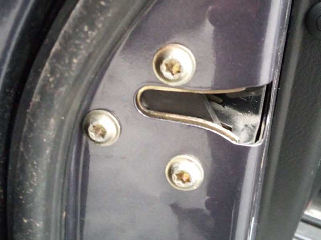 Zamek drzwi tylnych lewych SsangYong Rexton 1 RJ