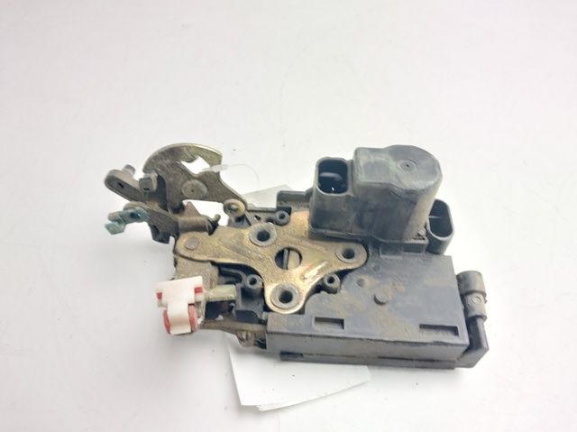 Zamek drzwi tylnych lewych 7131A08003 SSANG YONG