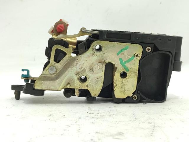 Zamek drzwi tylnych lewych SsangYong Rexton 1 RJ