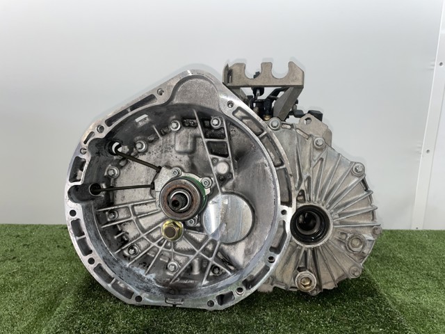 Mechaniczna skrzynia biegów w komplecie 716501 MERCEDES