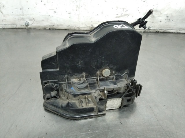 Zamek drzwi przednich prawych 7167074 BMW