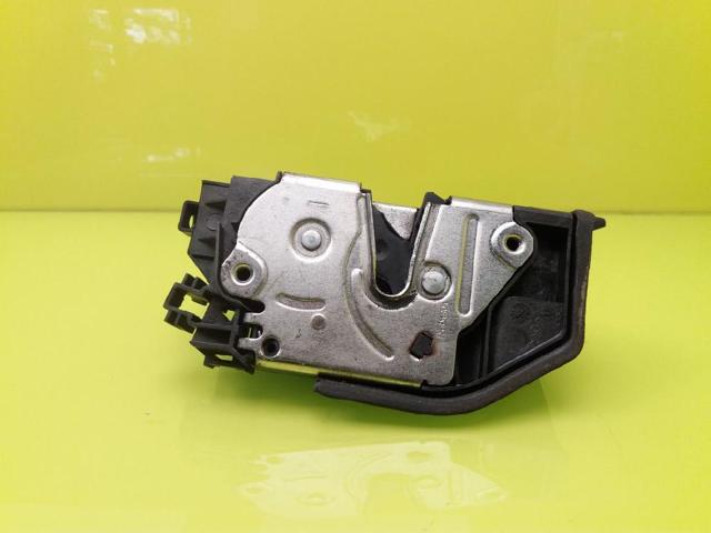 Zamek drzwi przednich prawych 7167074 BMW