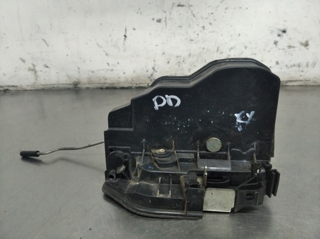 Zamek drzwi przednich prawych 7167074 BMW