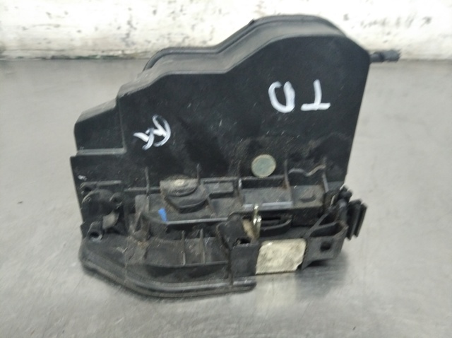 Zamek drzwi tylnych prawych 7167076 BMW