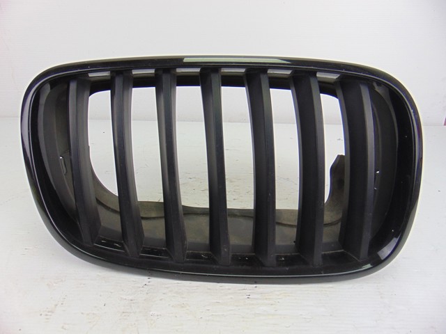 Atrapa chłodnicy prawa 7171396 BMW