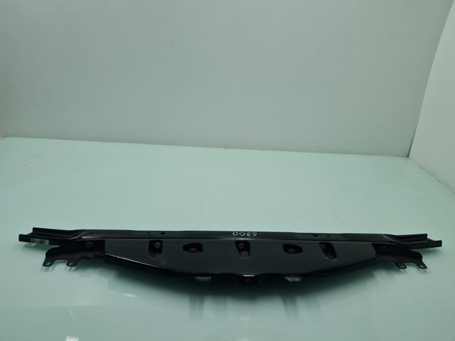 Osłona chłodnicy górna (panel mocowania reflektorów) 7200689 BMW
