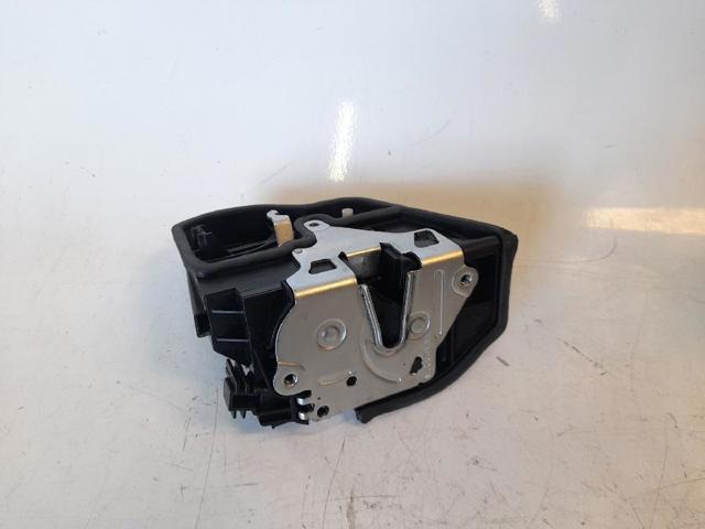 Zamek drzwi przednich prawych 7202146 BMW