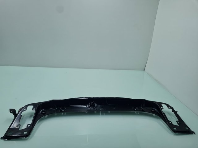 Osłona chłodnicy górna (panel mocowania reflektorów) 7245786 BMW