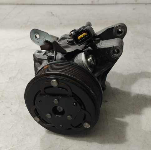 Sprężarka klimatyzacji 73111SC001 SUBARU
