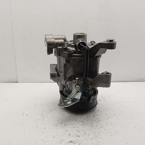 Sprężarka klimatyzacji 73111SC001 SUBARU