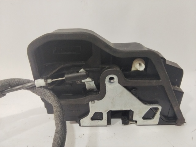 Zamek drzwi przednich prawych 7318416 BMW