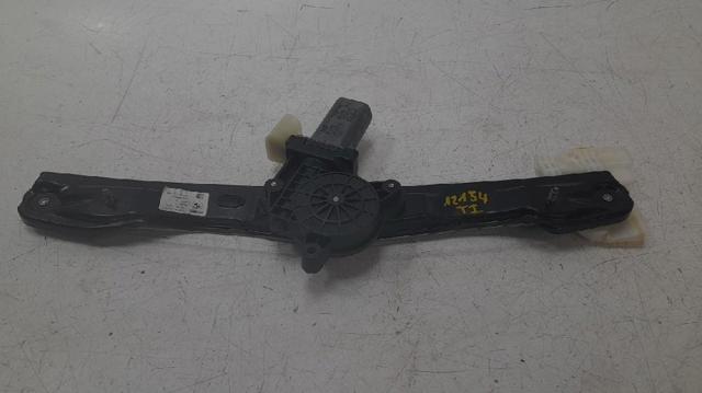 7351049 BMW