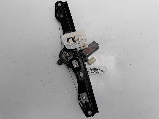 7351049 BMW
