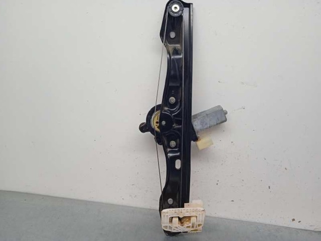 7351049 BMW