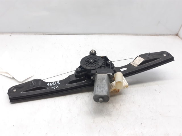 7351049 BMW
