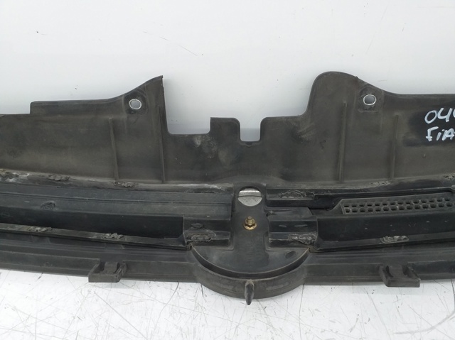 Atrapa chłodnicy 735353899 FIAT