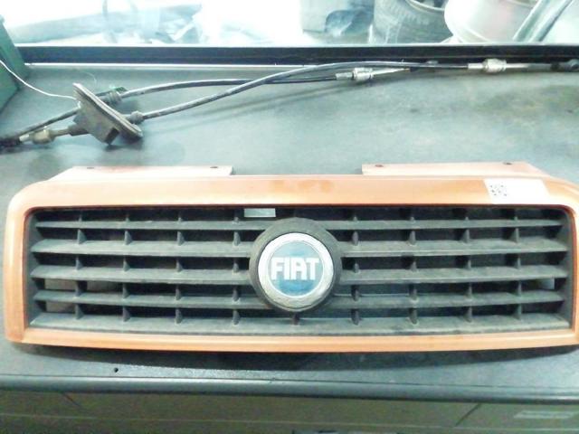 Atrapa chłodnicy 735418096 FIAT