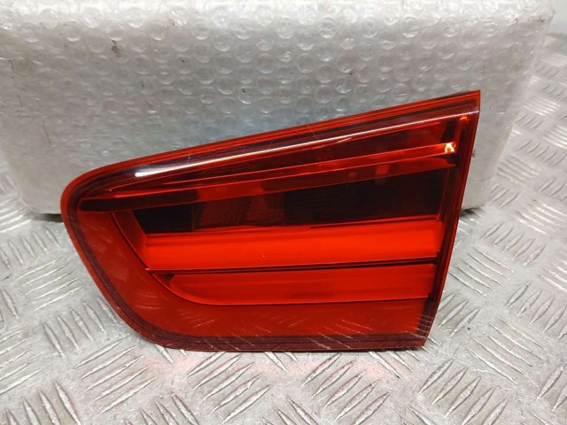 Lampa zespolona tylna prawa wewnętrzna 7359020 BMW