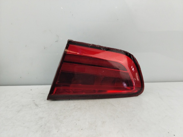 Lampa zespolona tylna prawa wewnętrzna 7359020 BMW