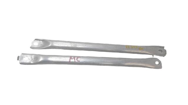 Wspornik przedniej osi zawieszenia prawy 7390309 BMW