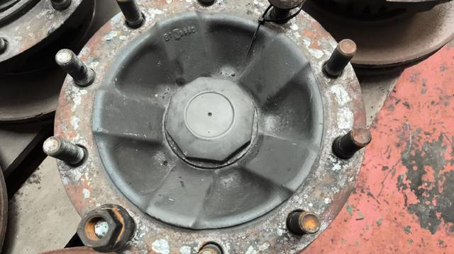 Piasta przednia 7421022433 RENAULT