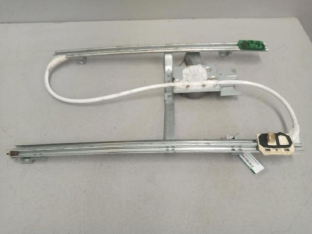 Mechanizm podnoszenia szyby drzwi przednich prawych 7484561621 RENAULT