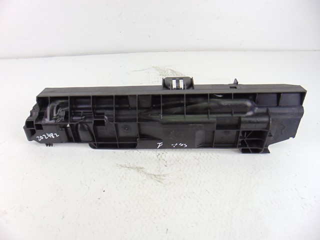 Uchwyt chłodnicy prawy 7524914 BMW