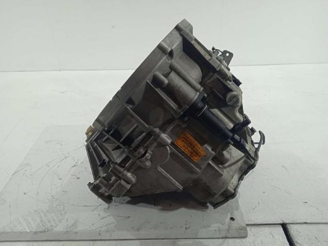 Mechaniczna skrzynia biegów w komplecie 7568721 BMW