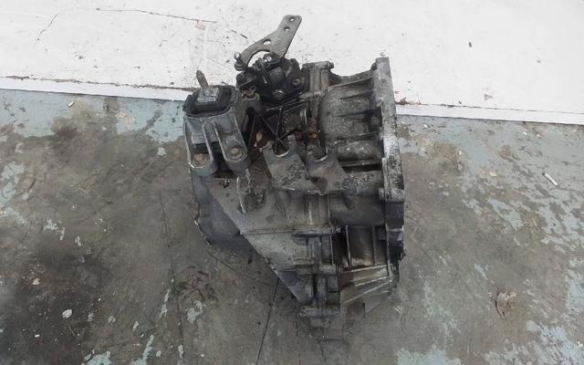 Mechaniczna skrzynia biegów w komplecie 756872104 BMW