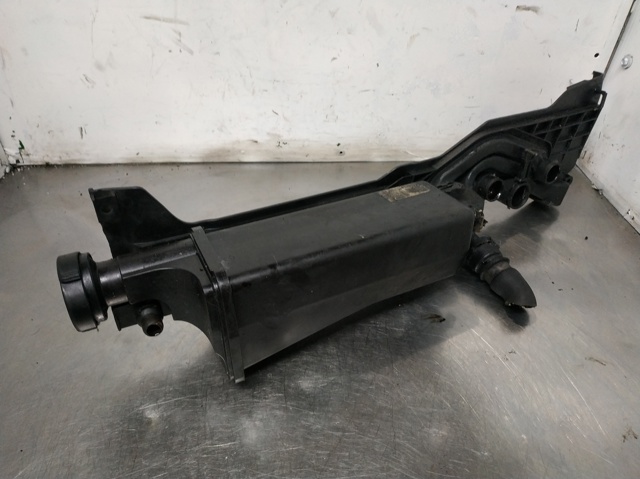 Zbiorniczek wyrównawczy układu chłodzenia 7573780 BMW