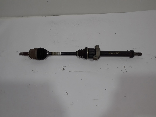 Półoś napędowa przednia prawa 758976802 BMW