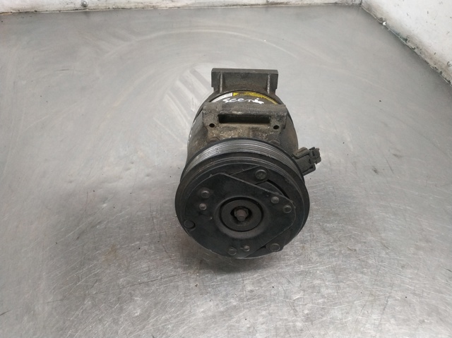 Sprężarka klimatyzacji 7700105765 RENAULT