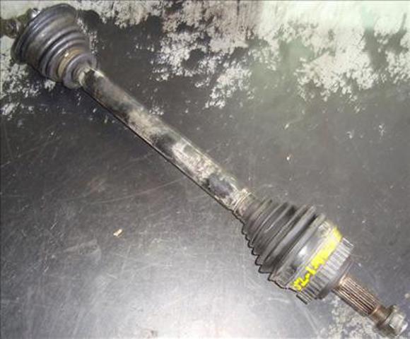 Półoś napędowa przednia lewa 7700112688 RENAULT
