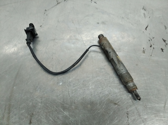 Wtryskiwacz paliwa 7700112880 RENAULT