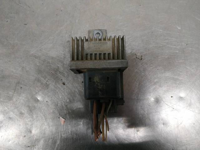 Przekaźnik świec żarowych 7700115078 SUZUKI