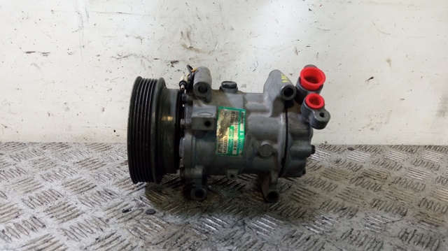 Sprężarka klimatyzacji 7700273801 RENAULT