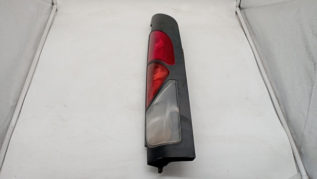 Lampa zespolona tylna prawa 7700308714 RENAULT