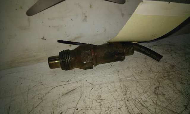 Dysza spryskiwacza szyby przedniej 7700308815 RENAULT