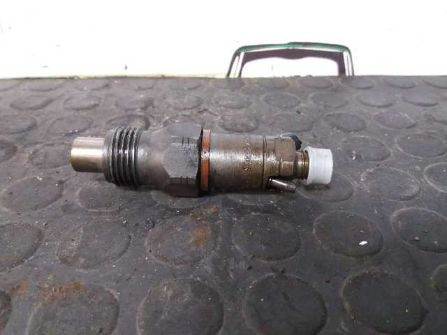 Dysza spryskiwacza szyby przedniej 7700308815 RENAULT