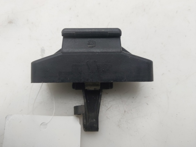 Zamek klapy bagażnika (3/5 drzwi tylnych) 7700308997 RENAULT