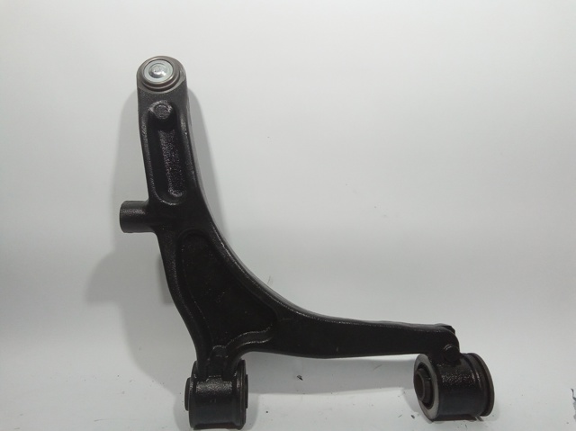 Wahacz zawieszenia przedniego dolny lewy 7700309189 NISSAN