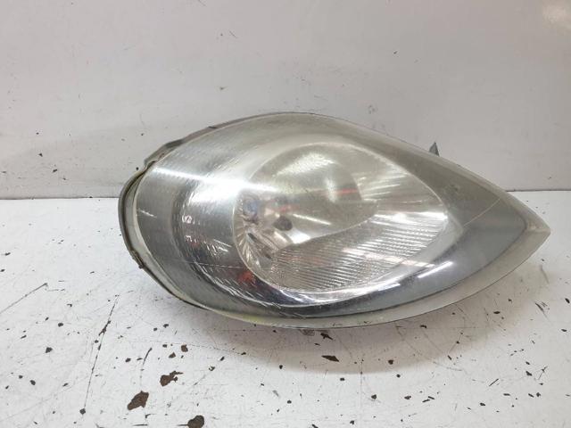 Reflektor prawy 7700311372 NISSAN