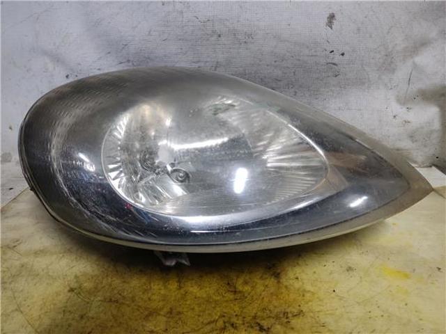 Reflektor prawy 7700311372 NISSAN