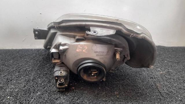 Reflektor prawy 7700311372 OPEL