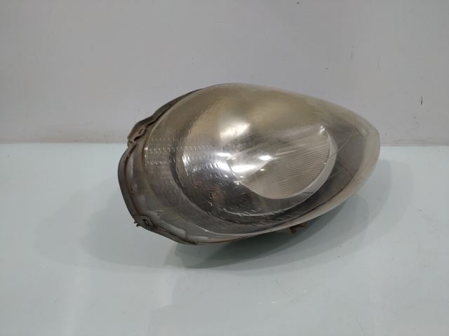 Reflektor prawy 7700311372 OPEL